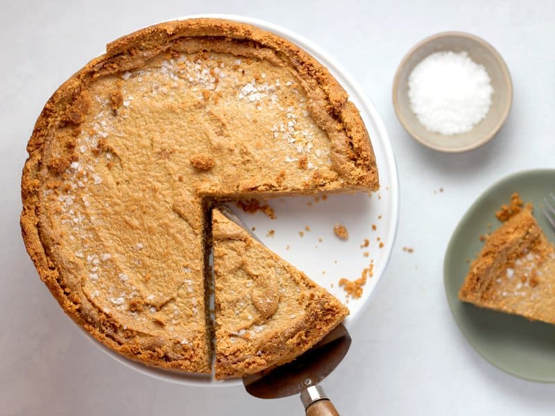 pie on cake stand